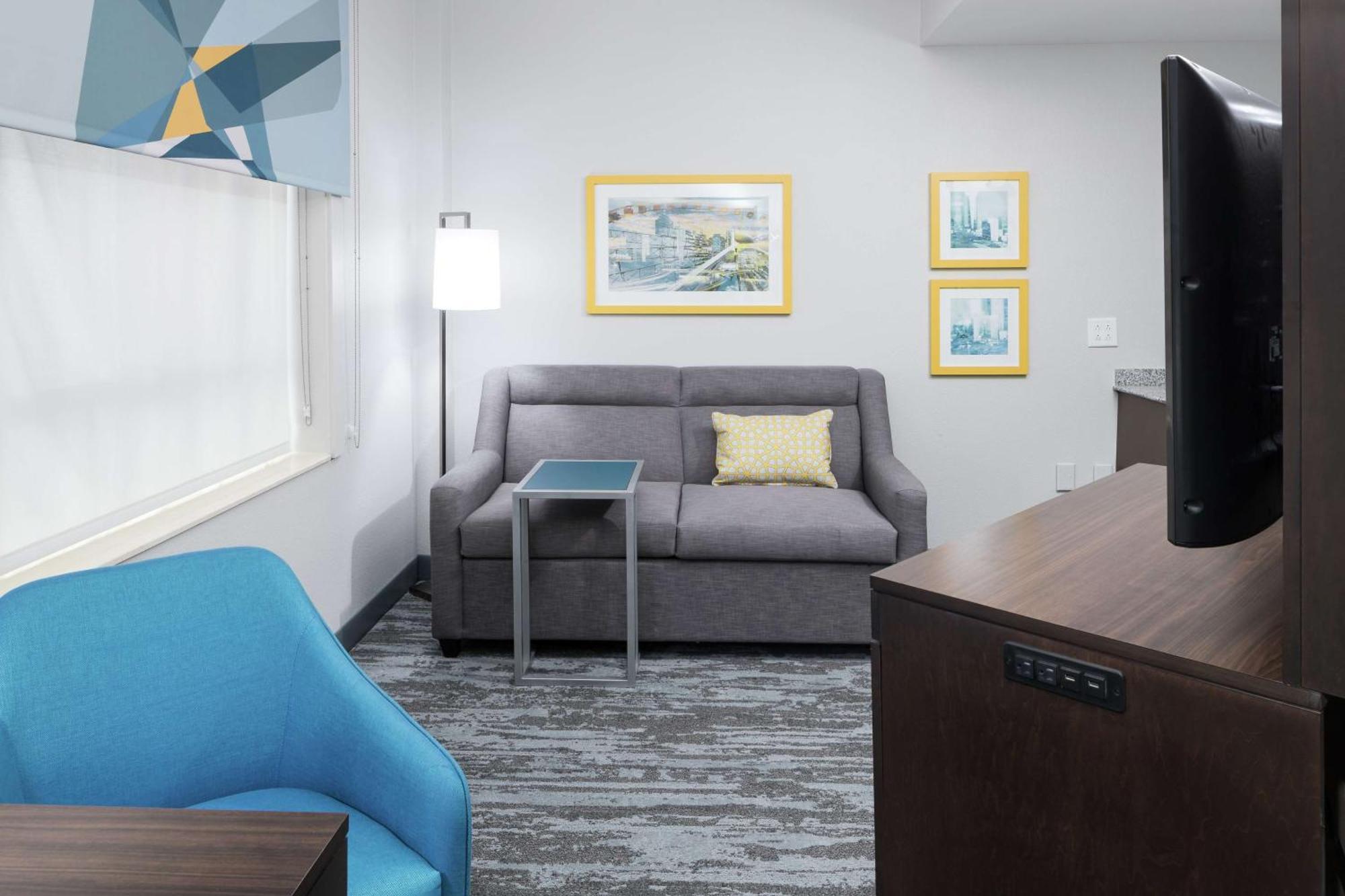 One-Bedroom Suite with Two Queen Beds