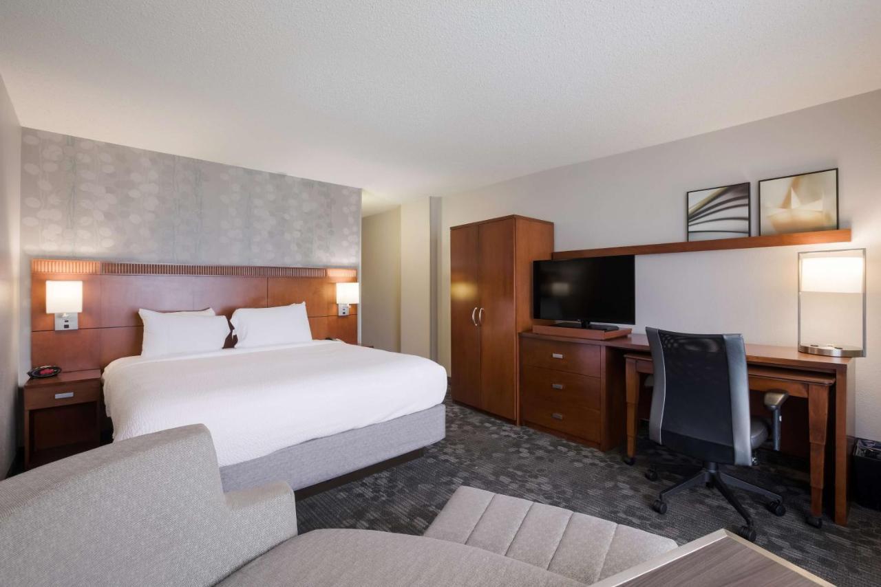Deluxe King Room Balcony