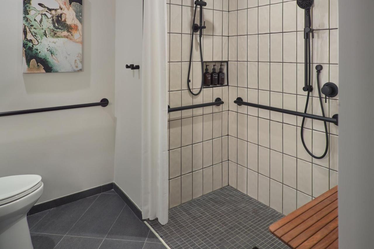 High Floor Deluxe King Guest Room