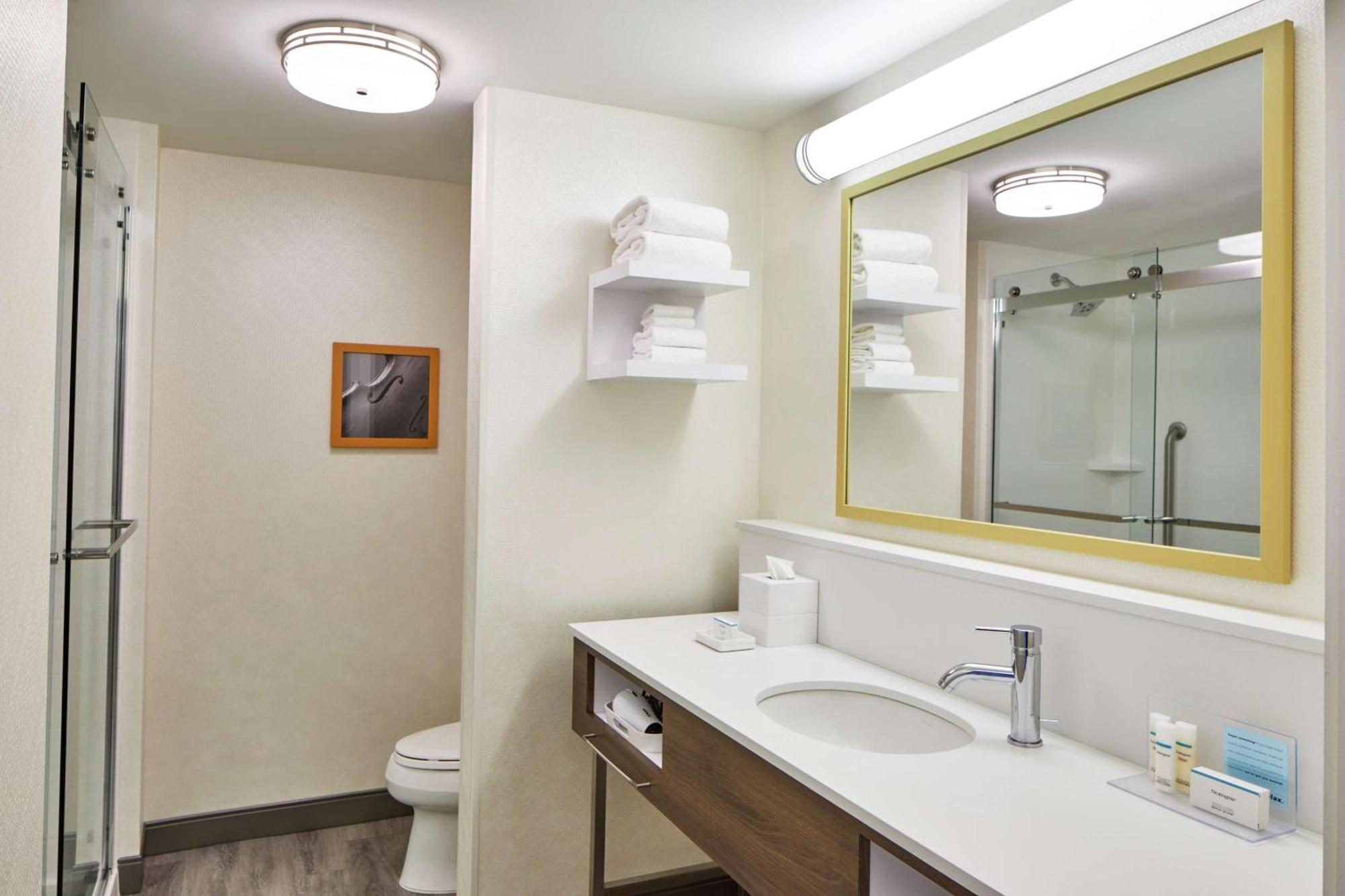 King Corner Room