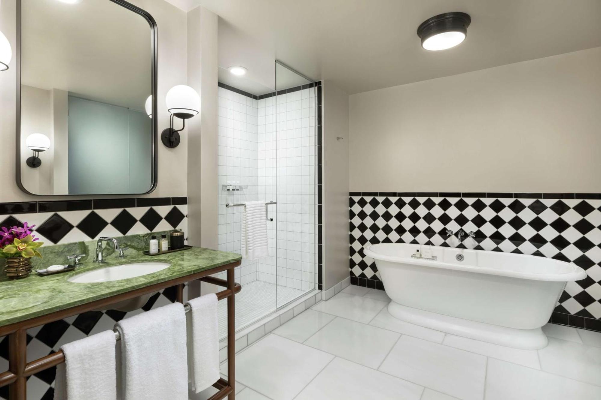 Deluxe One-Bedroom King Suite City View