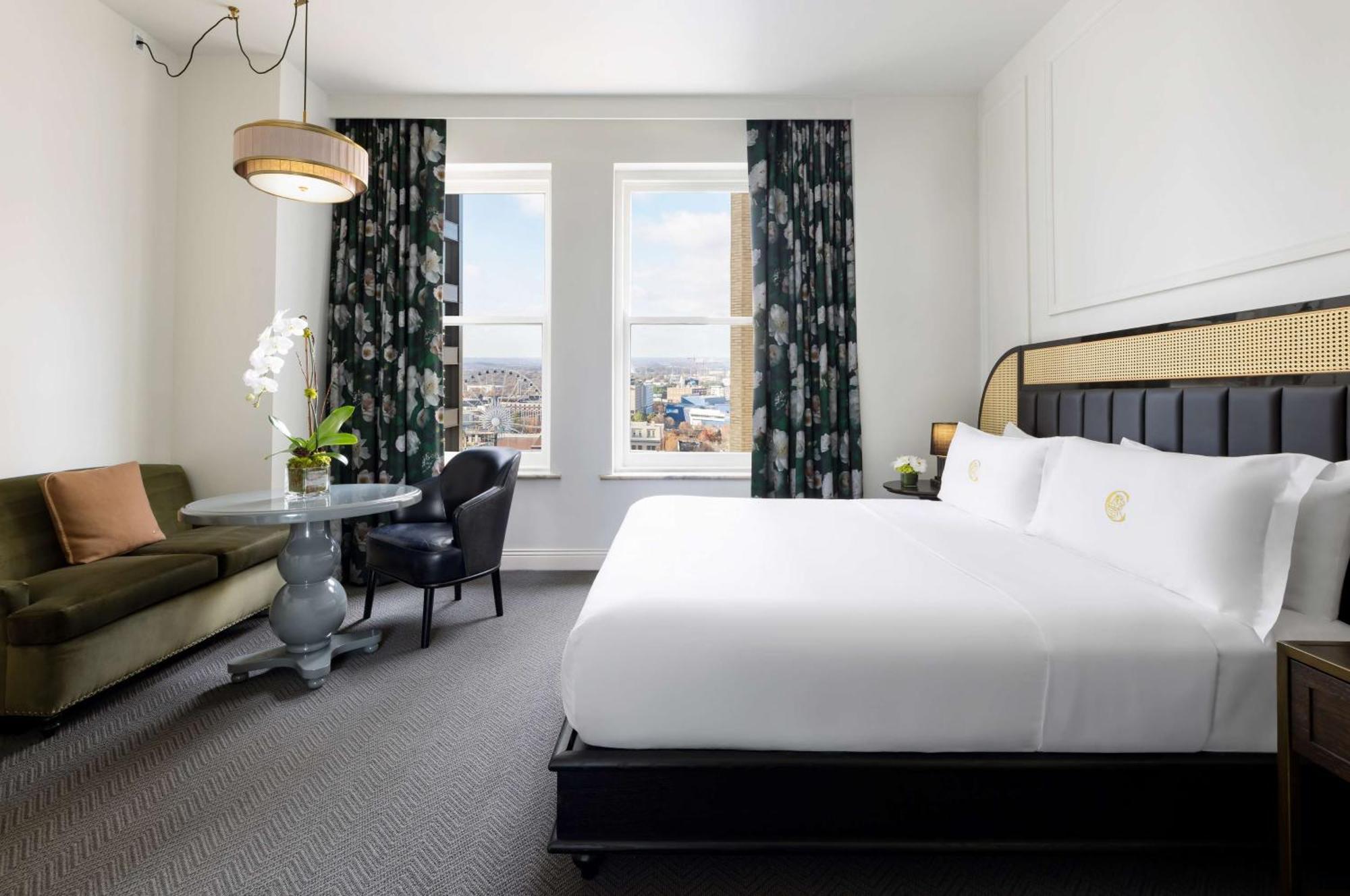 Deluxe King Room City View