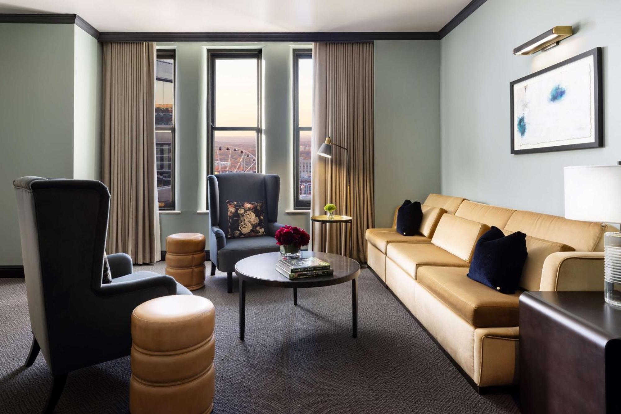 Deluxe One-Bedroom King Suite City View