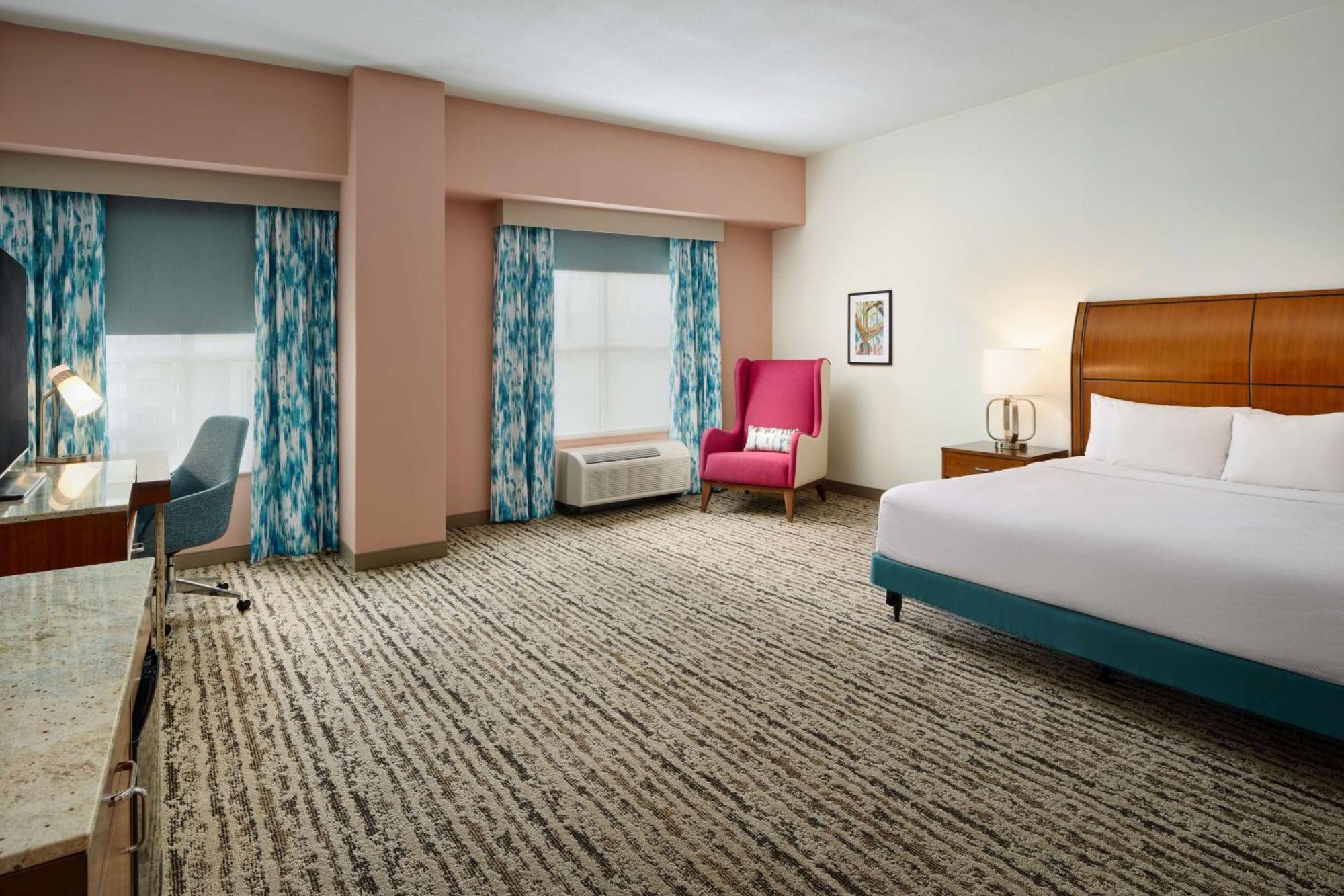 King Room Tub Mobility Hearing Access