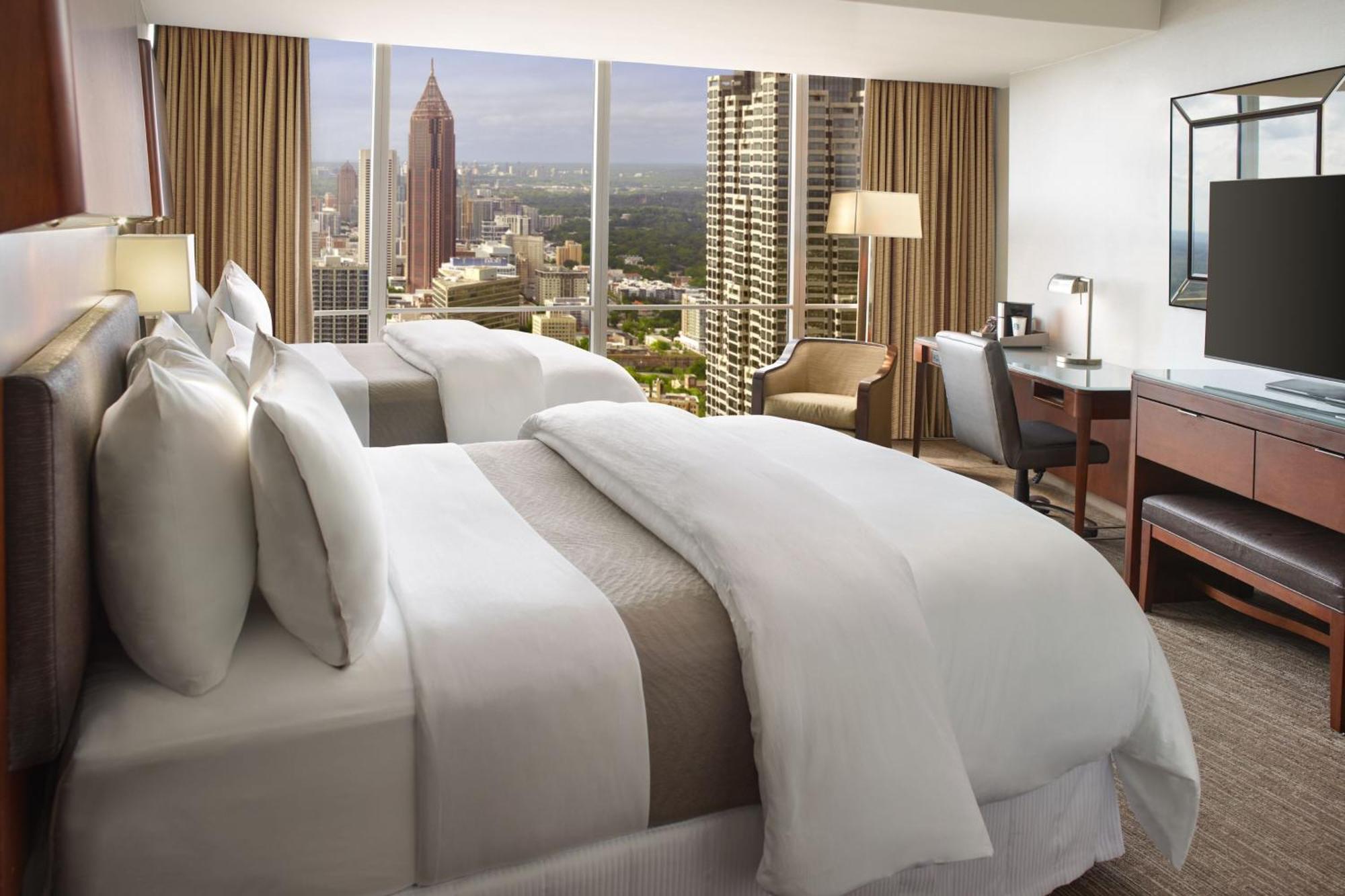Guest room 1 Queen Sofa bed Skyline view High floor