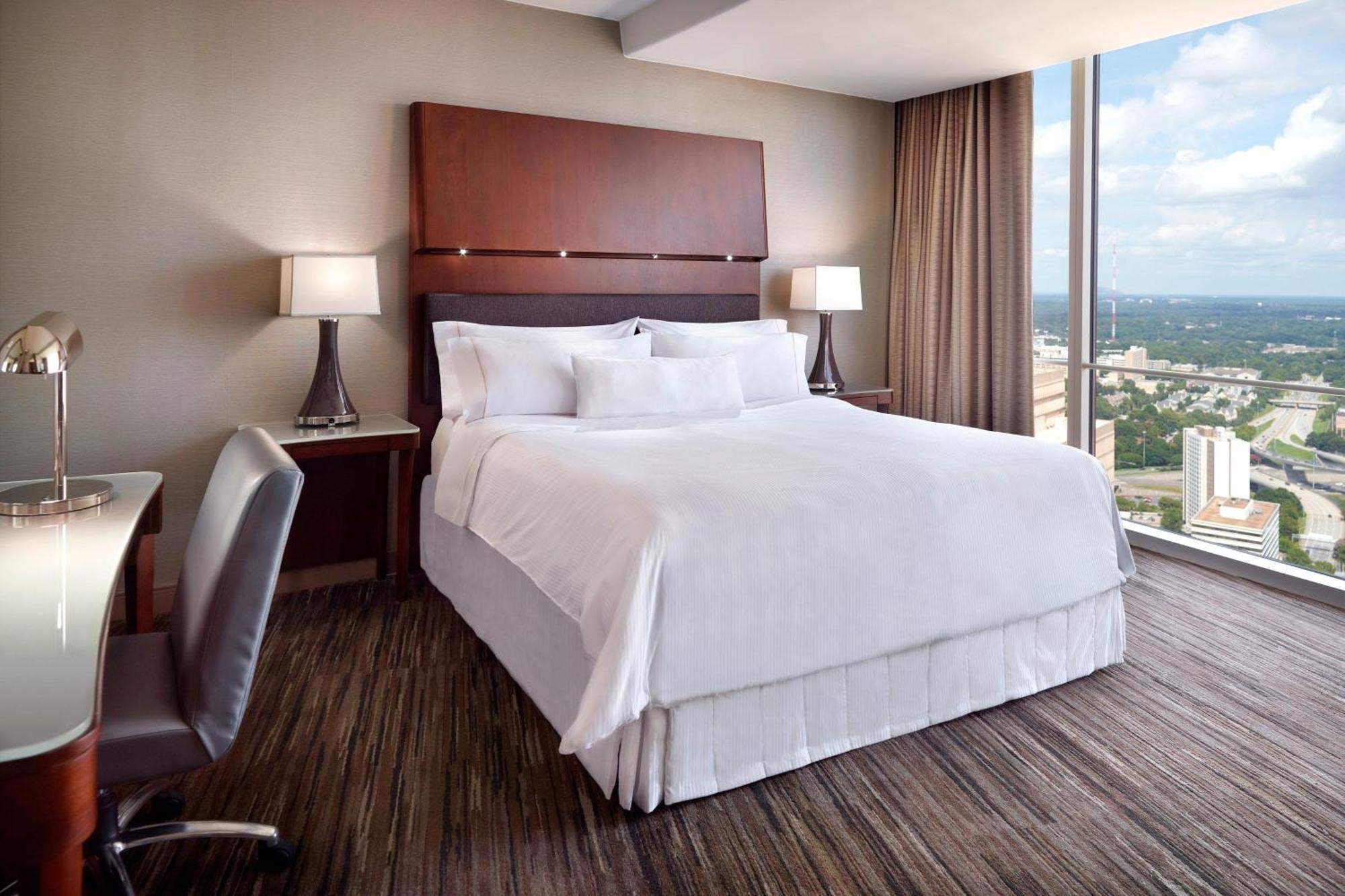 Executive Suite 1 Bedroom Junior Suite 1 King Mid floor