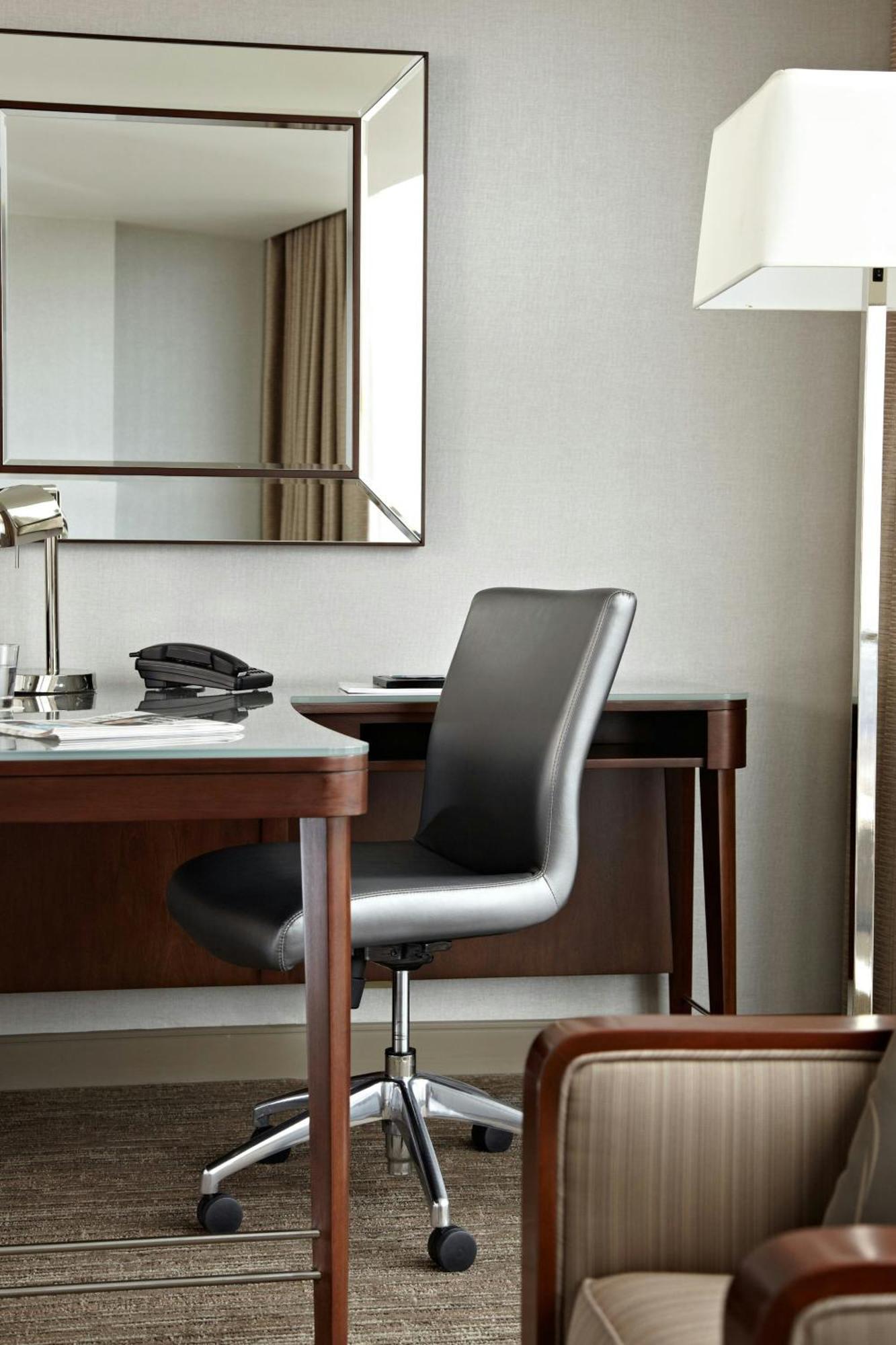 Guest room 1 King Skyline view High floor