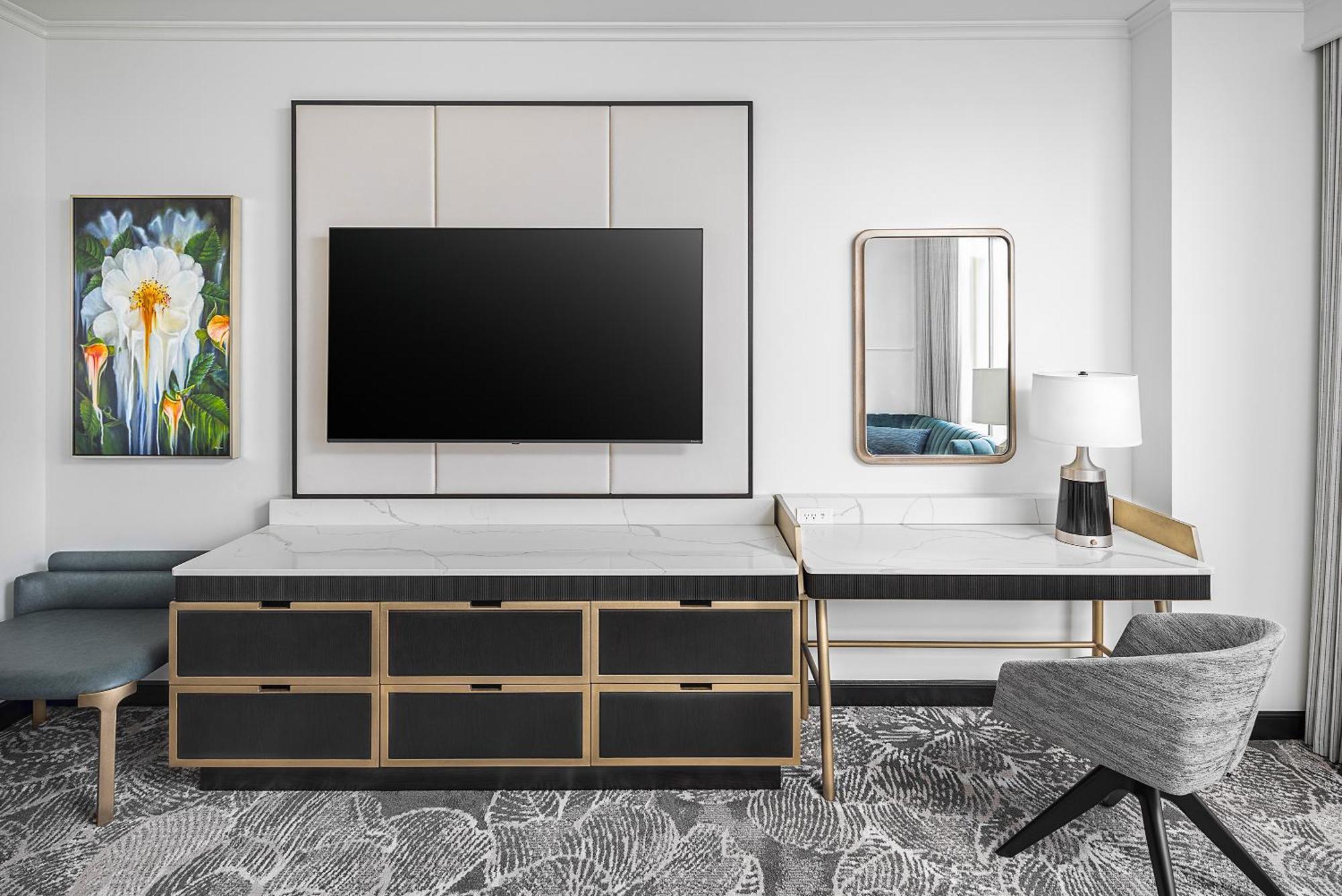 Premium Queen Room Two Queen Beds Panoramic View Club Lounge Access