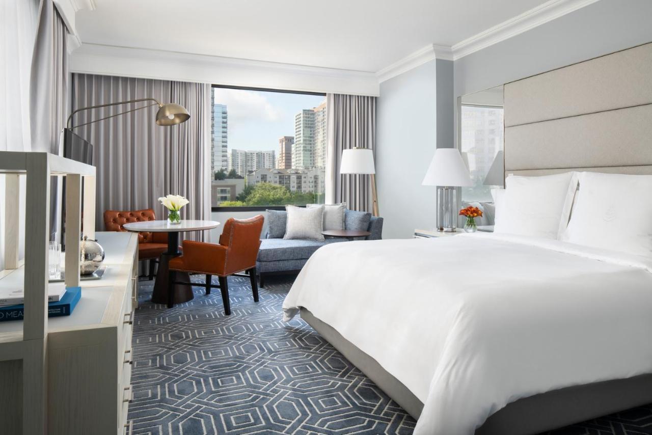 Premier King Room City View