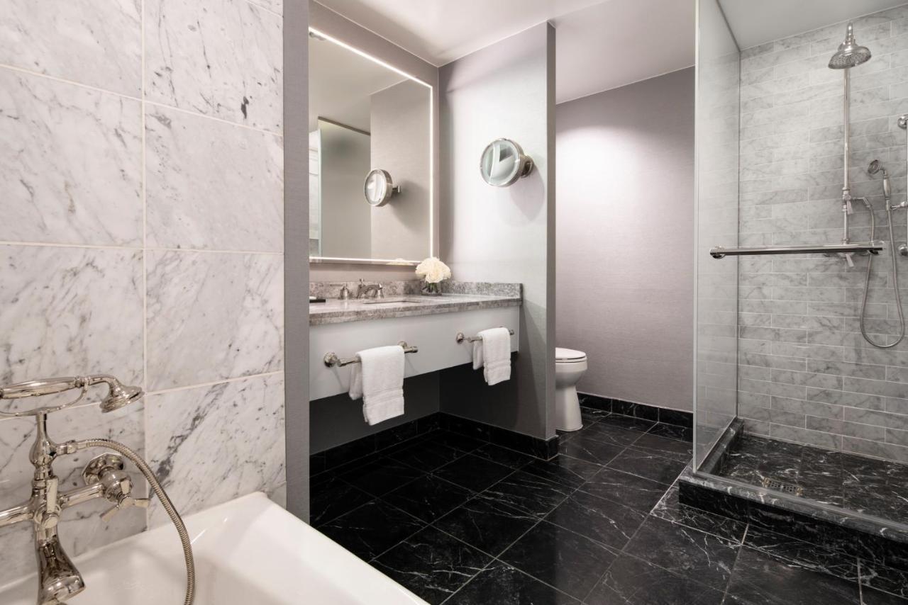 Premier King Room City View