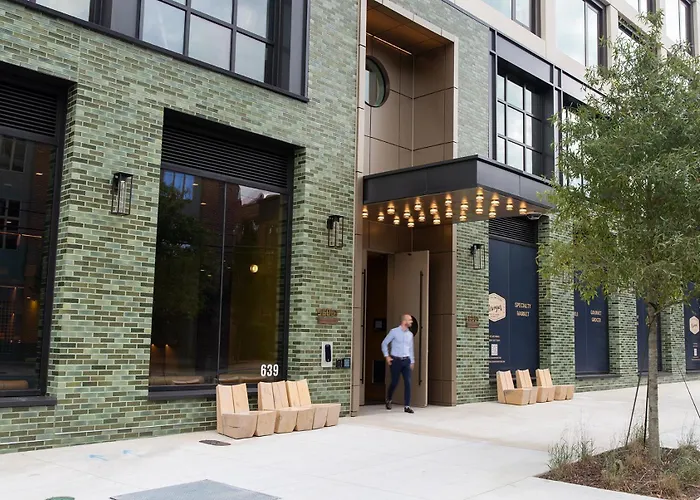 Scout Living Pcm - Placemakr Atlanta, Apartments By Hilton