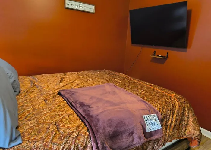 4 - Bed Home With Cali King Bed, 12 Mins To Dtwn Atlanta